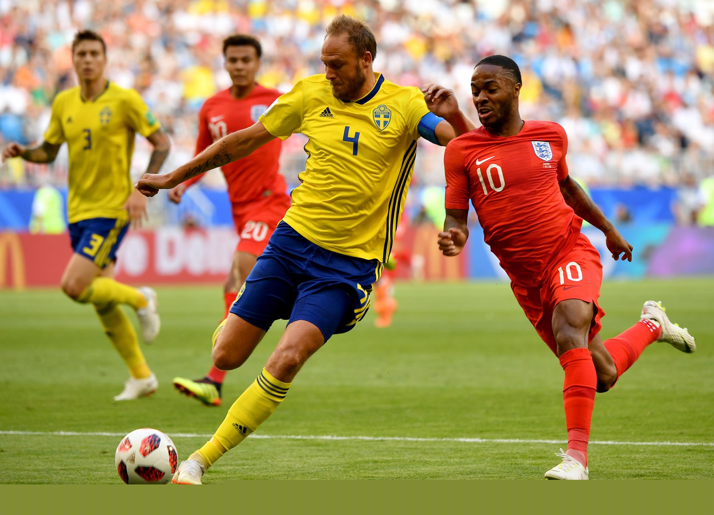 爆发！张镇麟隔扣+三分砍22分 锋线双星攻防拉满